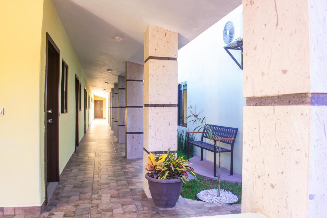 Hotel El Milagro Эль-Фуэрте Экстерьер фото